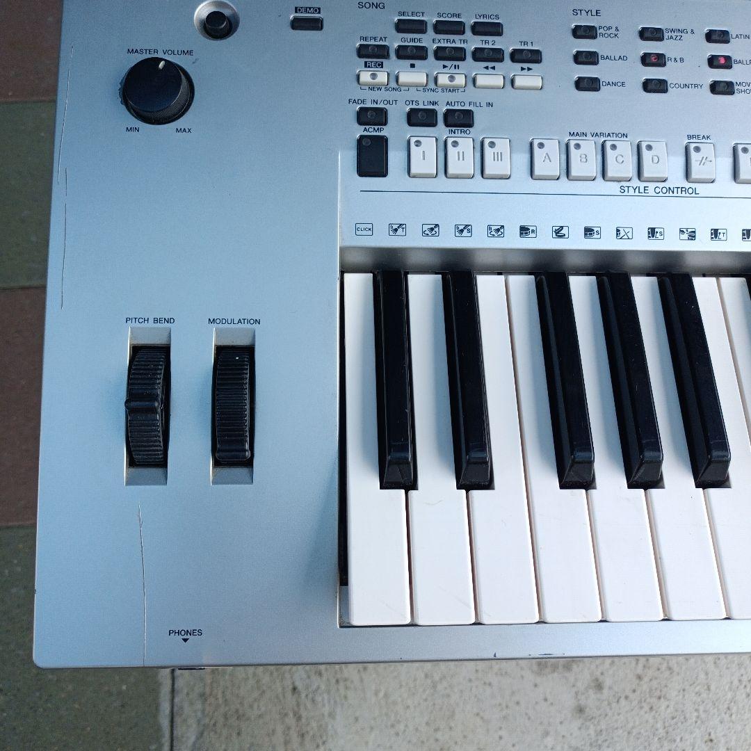 Yamaha PSR-S700 シンセサイザー