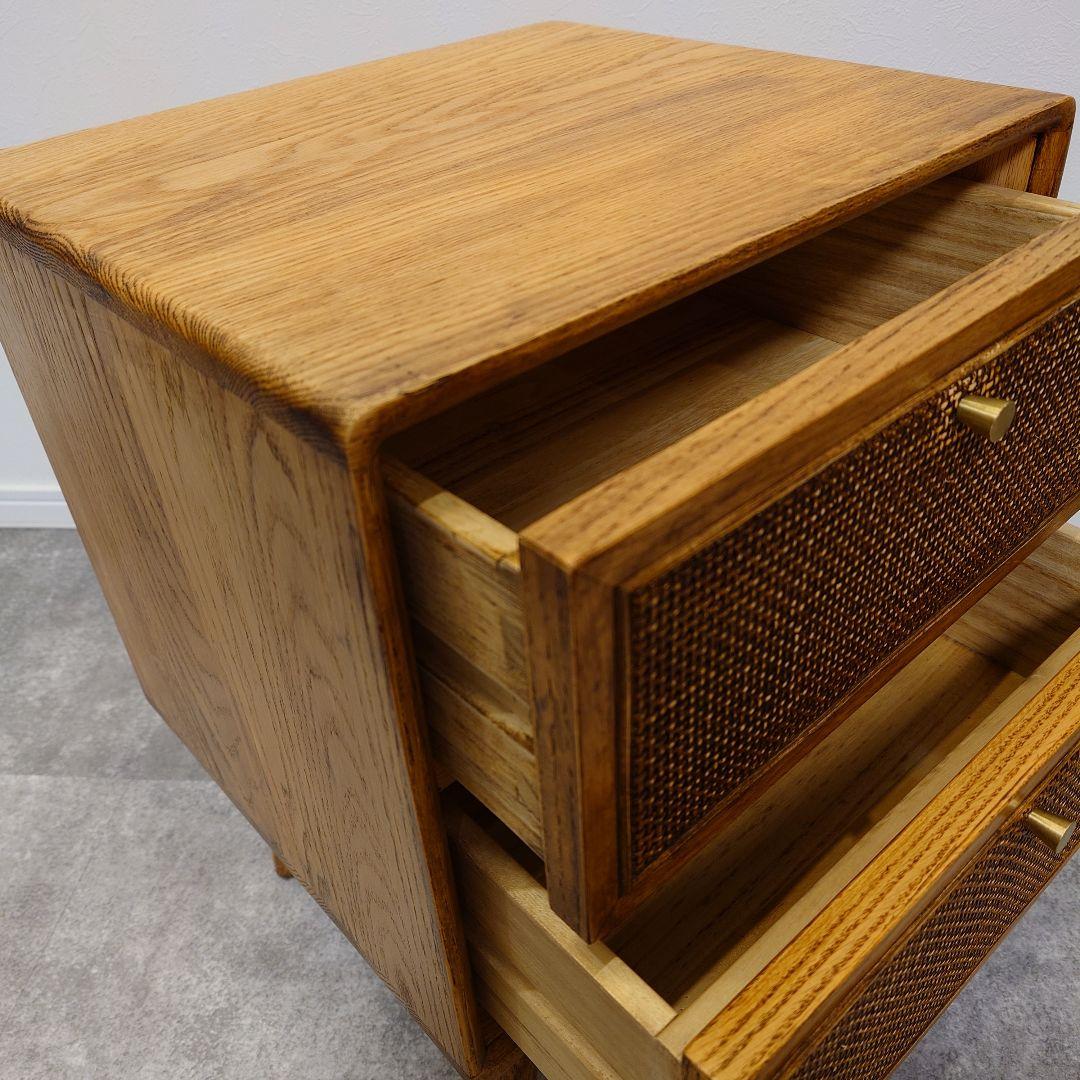 ヴィンテージ家具のラタン編みサイドテーブル
