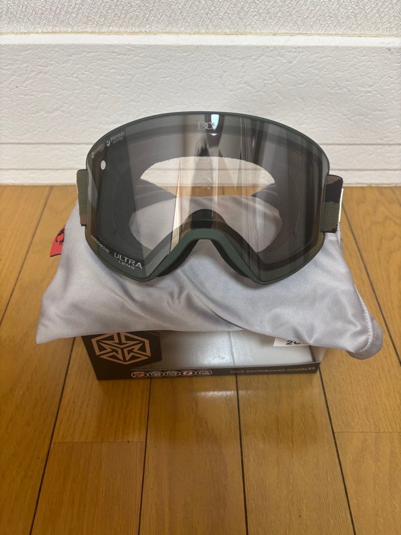 DICE SHOWDOWN 美品！ウルトラ調光レンズ！