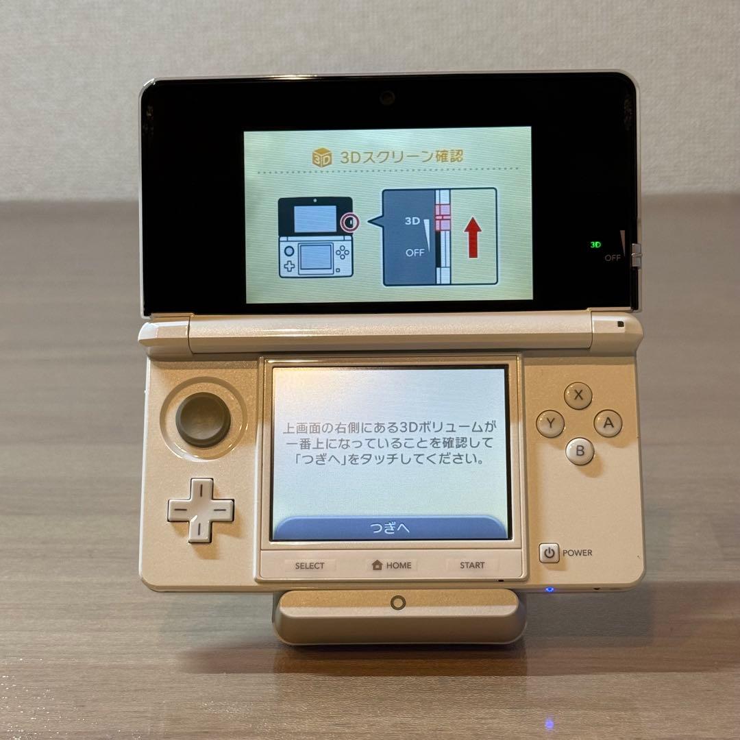 4-395 ニンテンドー3DS アイスホワイト 箱付き