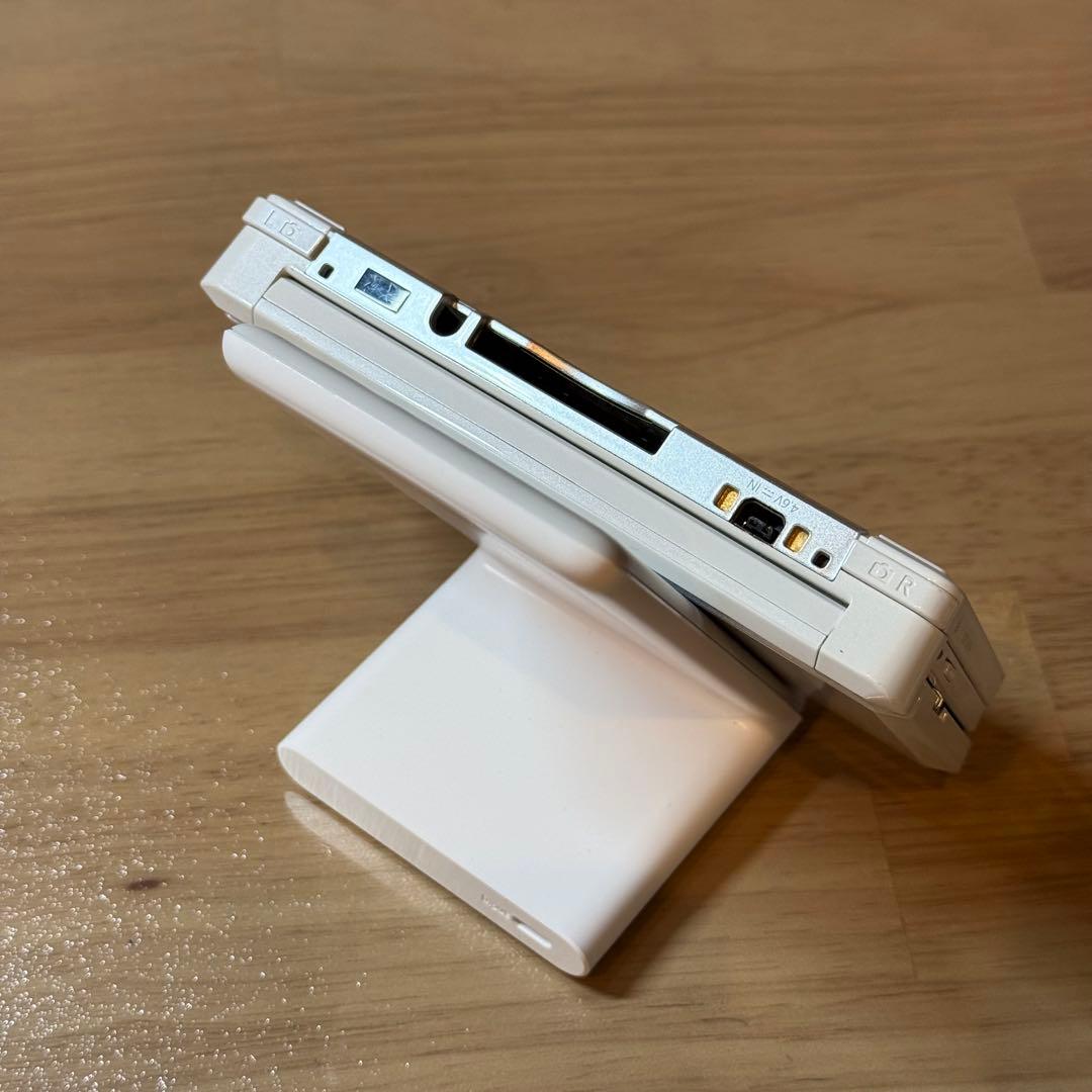 4-395 ニンテンドー3DS アイスホワイト 箱付き