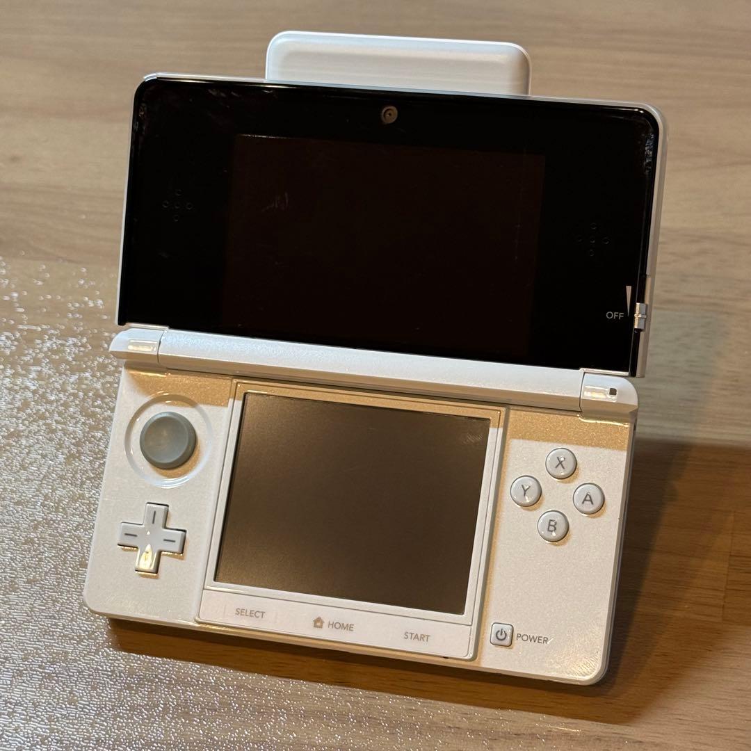 4-395 ニンテンドー3DS アイスホワイト 箱付き