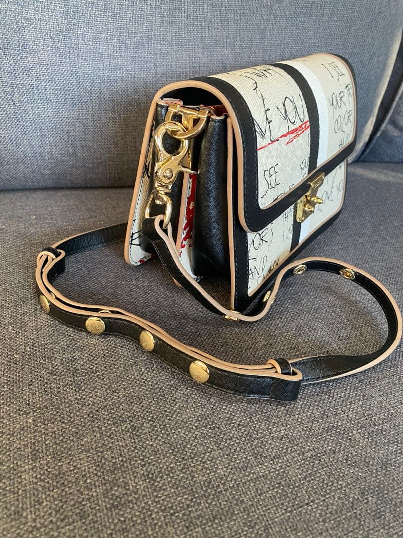 intoxic イントキシック　グラフィティ シテ ラージ　ショルダーバッグ