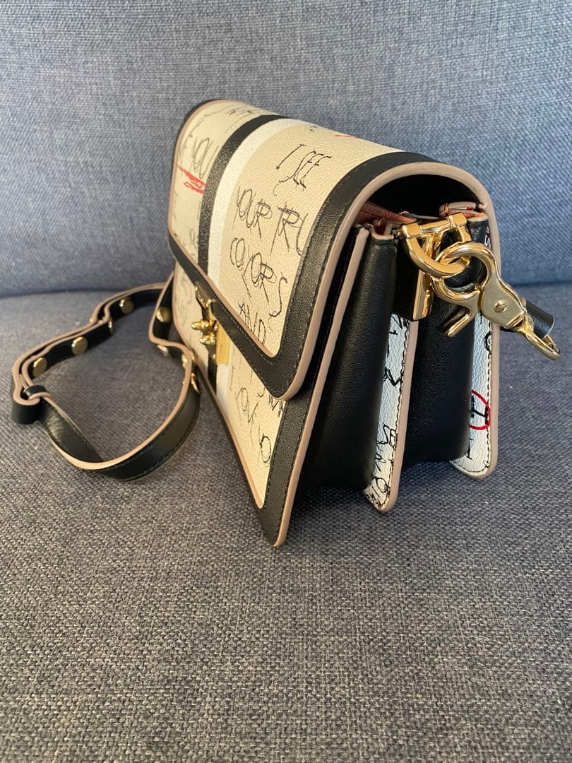 intoxic イントキシック　グラフィティ シテ ラージ　ショルダーバッグ