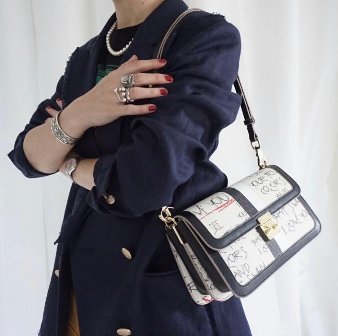 intoxic イントキシック　グラフィティ シテ ラージ　ショルダーバッグ