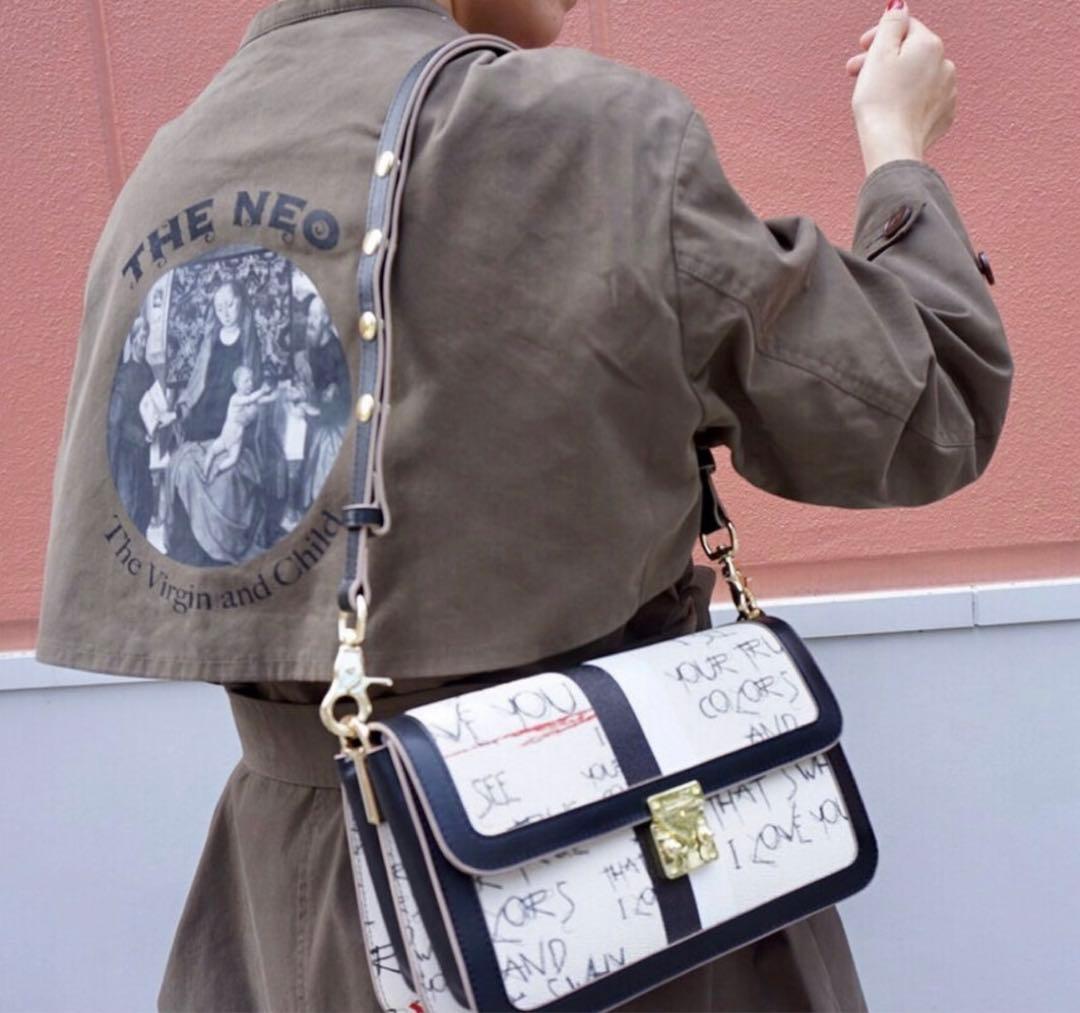 intoxic イントキシック　グラフィティ シテ ラージ　ショルダーバッグ