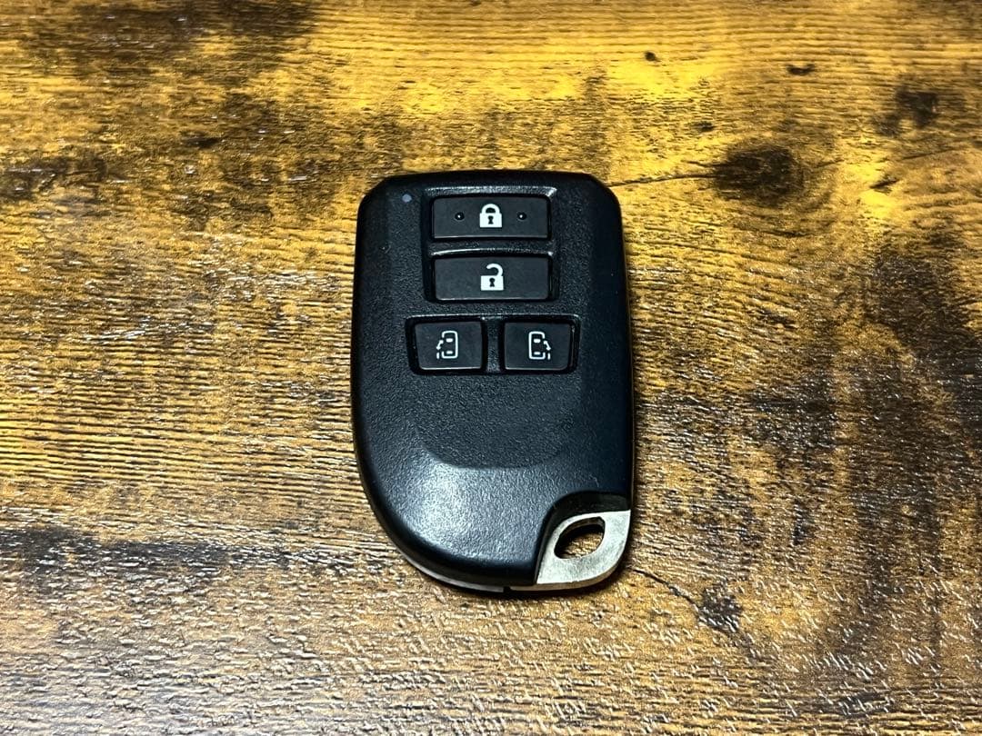 トヨタ純正 ハイエース 6型　4ボタン スマートキー