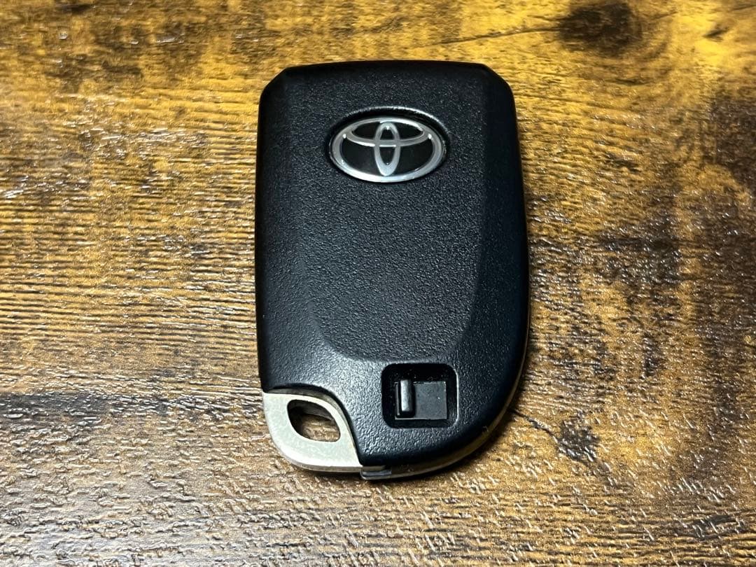 トヨタ純正 ハイエース 6型　4ボタン スマートキー