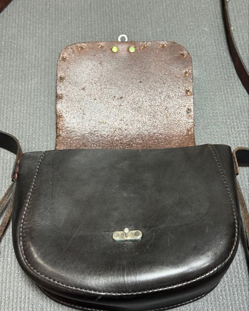 HTC ヒッピーバッグ アンブレラスタッズ ブラック