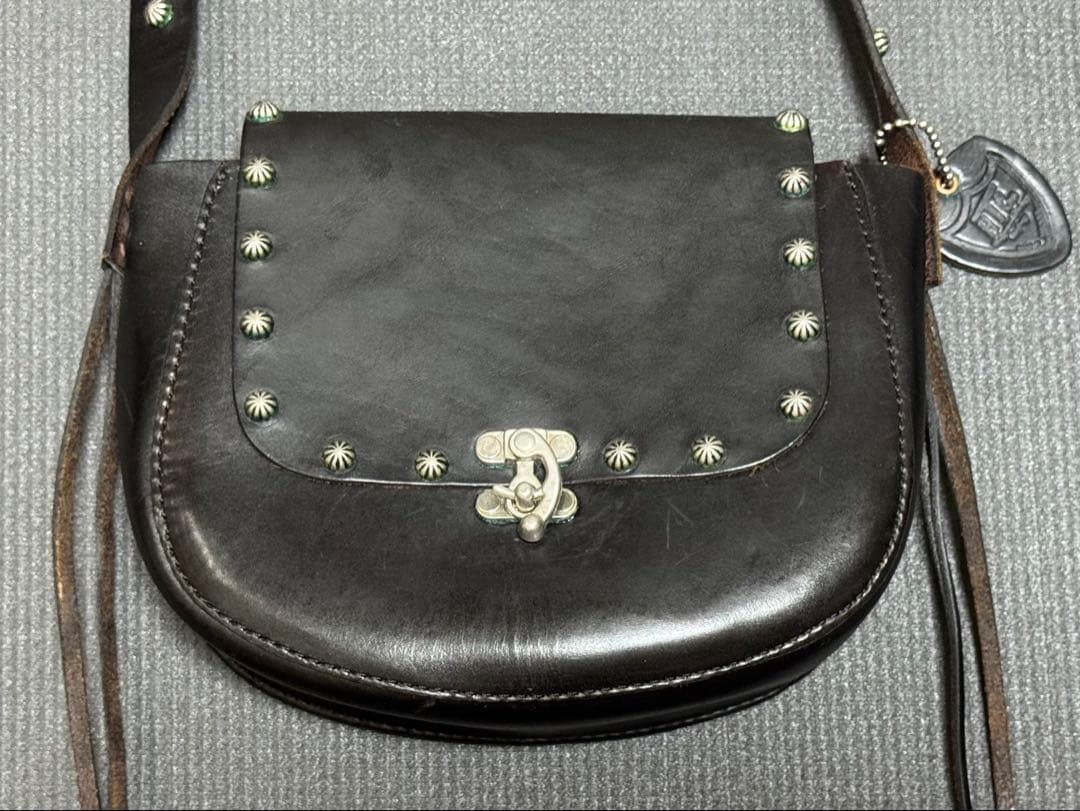 HTC ヒッピーバッグ アンブレラスタッズ ブラック