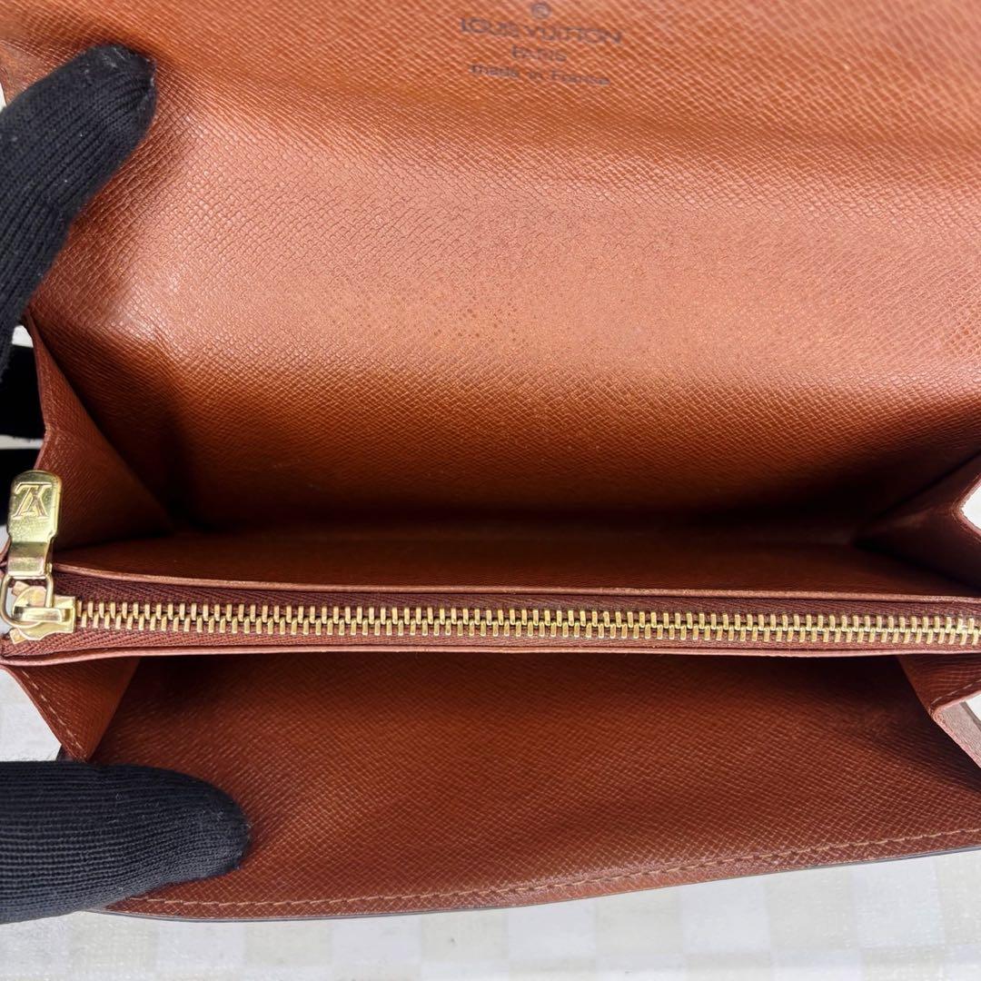 極美品　LOUIS VUITTON ルイヴィトン　長財布　二つ折り　M06