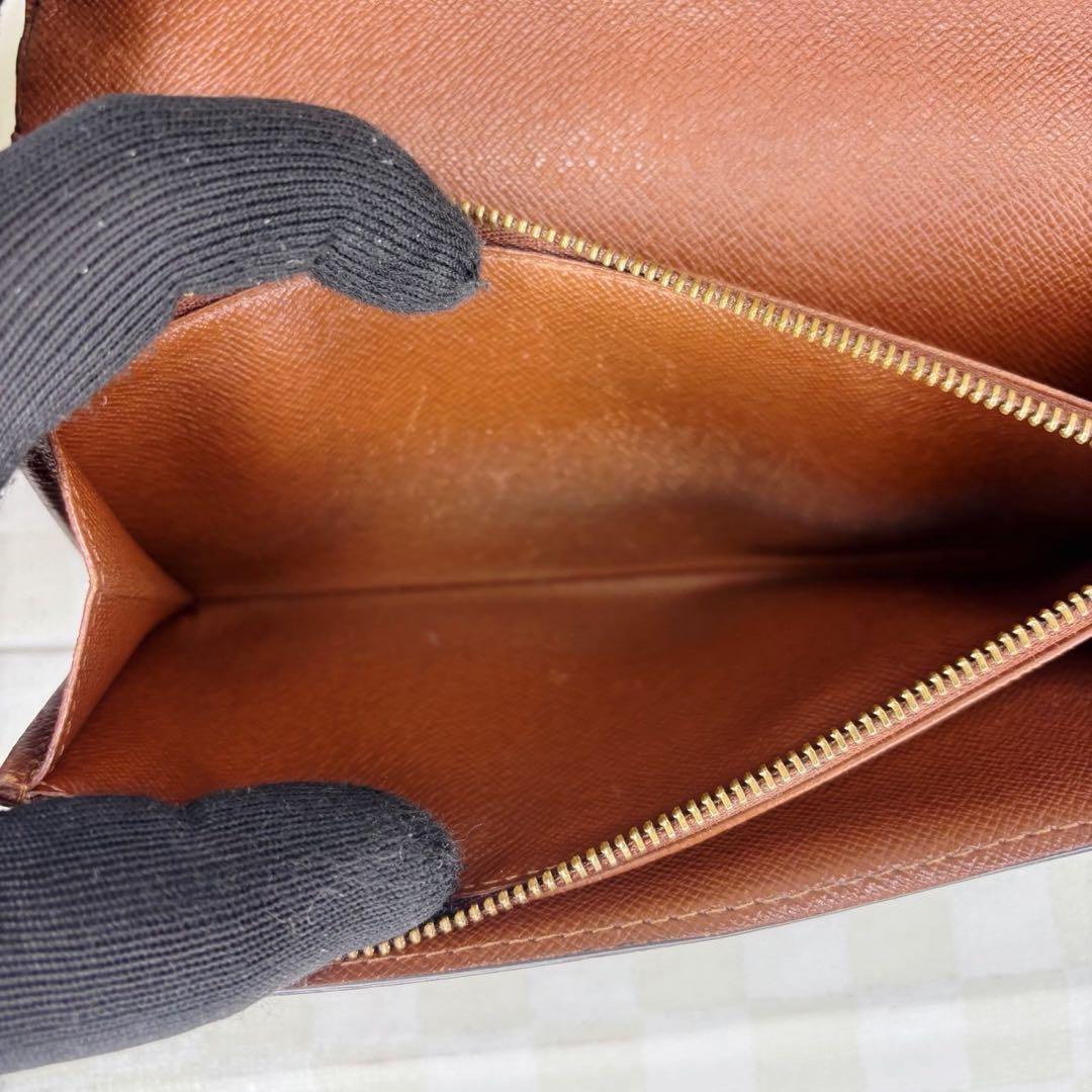 極美品　LOUIS VUITTON ルイヴィトン　長財布　二つ折り　M06