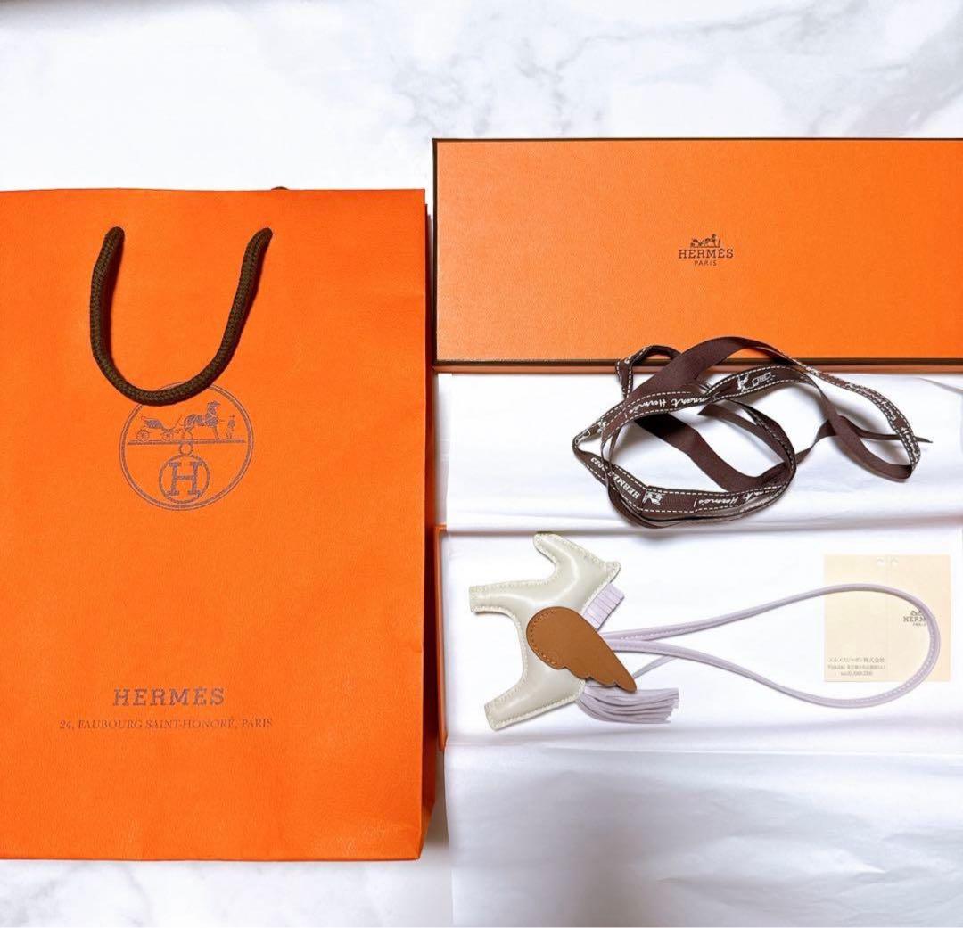 HERMES ペガサス　PM ピンク　ホワイト