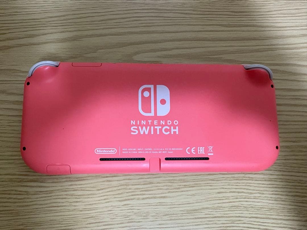 Nintendo SwitchLite コーラルピンク
