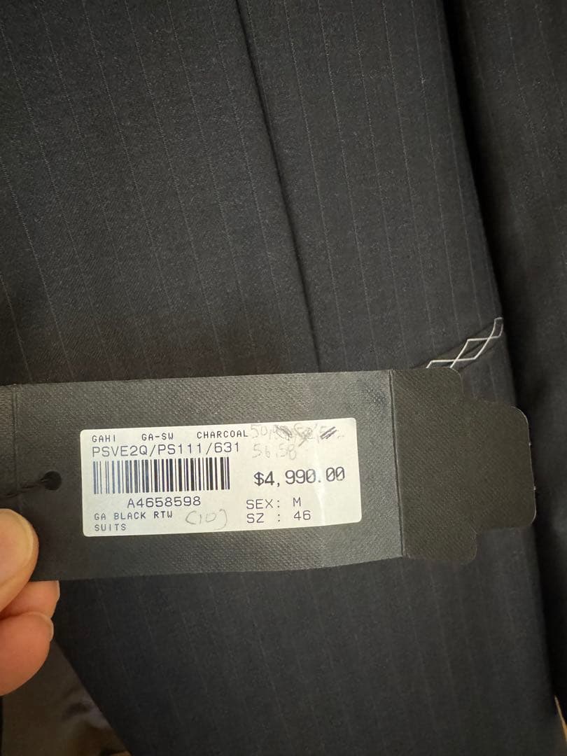 新品未使用！Giorgio Armaniビジネススーツ