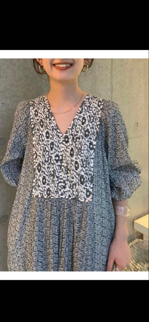 サラマリカ　Vネックロングワンピース