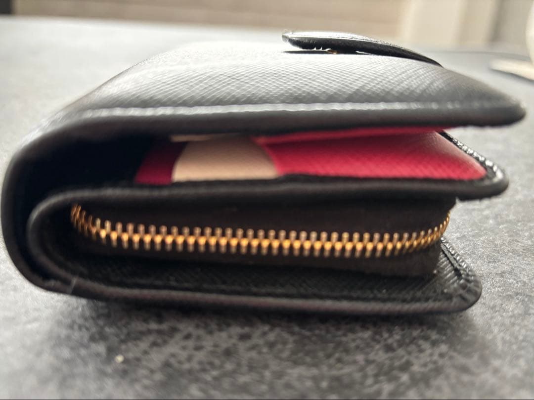 ✨極美品✨ PRADA 二つ折り財布 サフィアーノレザー バイカラー ピンク 黒