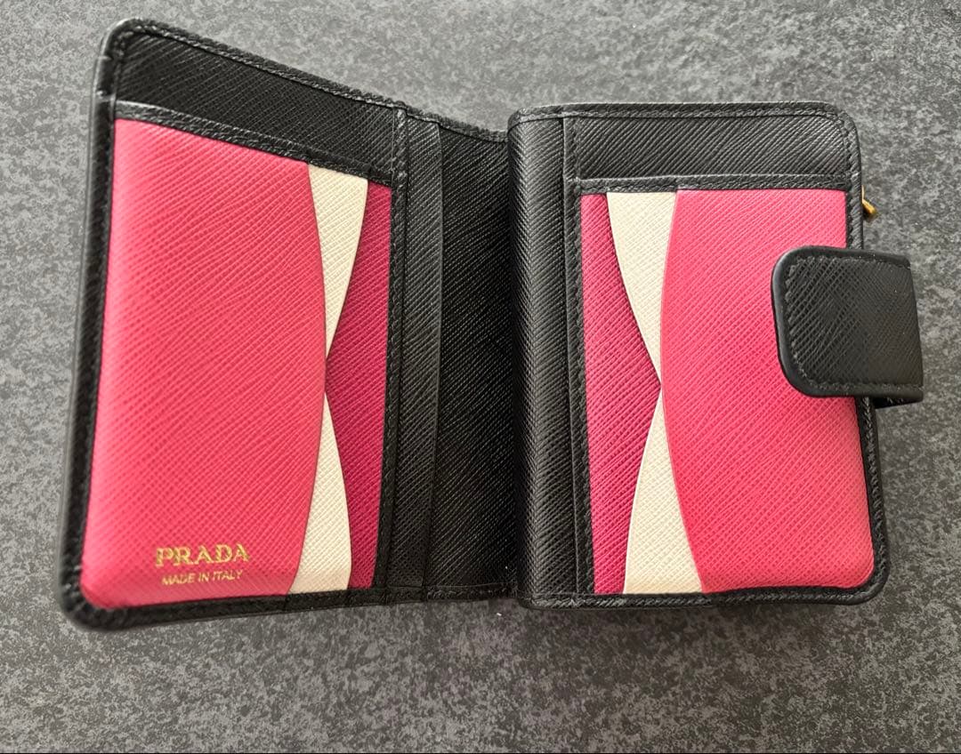 ✨極美品✨ PRADA 二つ折り財布 サフィアーノレザー バイカラー ピンク 黒