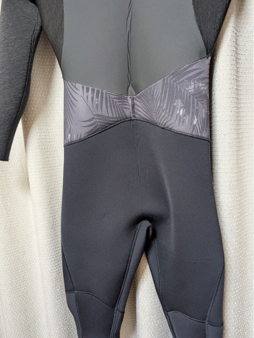 HeleiWaho(ヘレイワホー)3mm フルスーツ レディースMサイズ