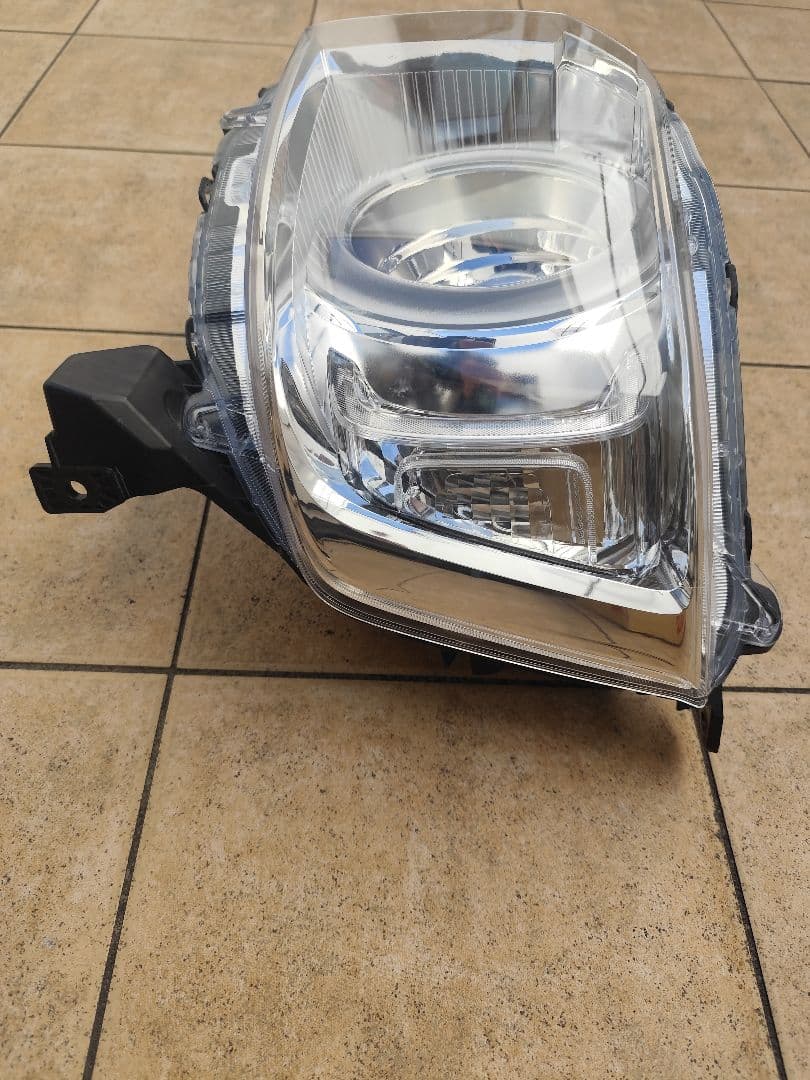 NBOXヘッドライト 左　JF3