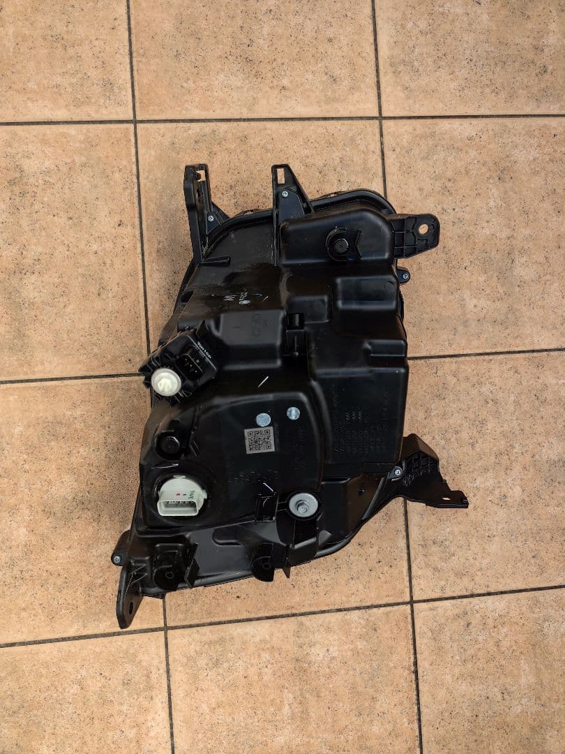 NBOXヘッドライト 左　JF3