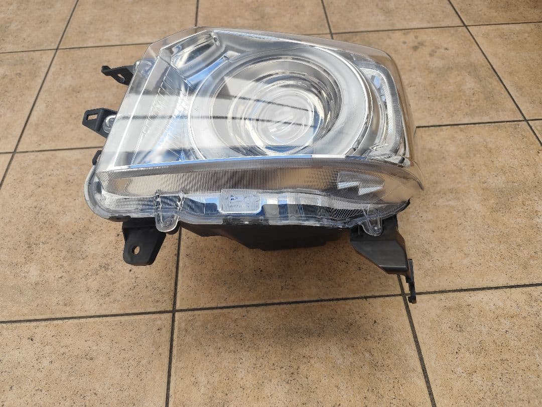 NBOXヘッドライト 左　JF3