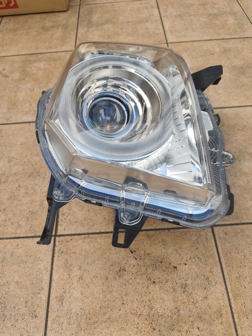 NBOXヘッドライト 左　JF3