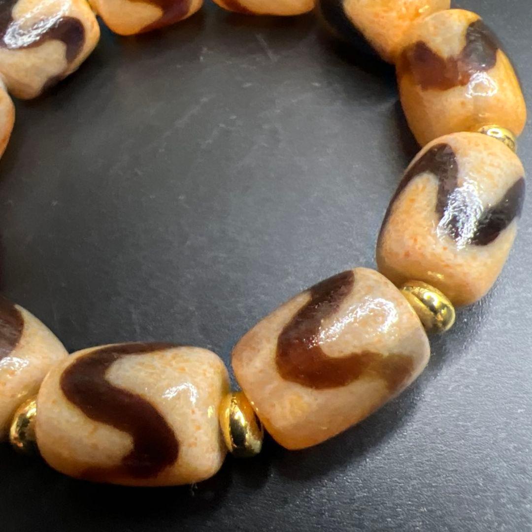 限定 チベット高油メノウ玉髓 朱砂 牙黄 虎牙天珠ブレスレット遵型 茶色 透明感