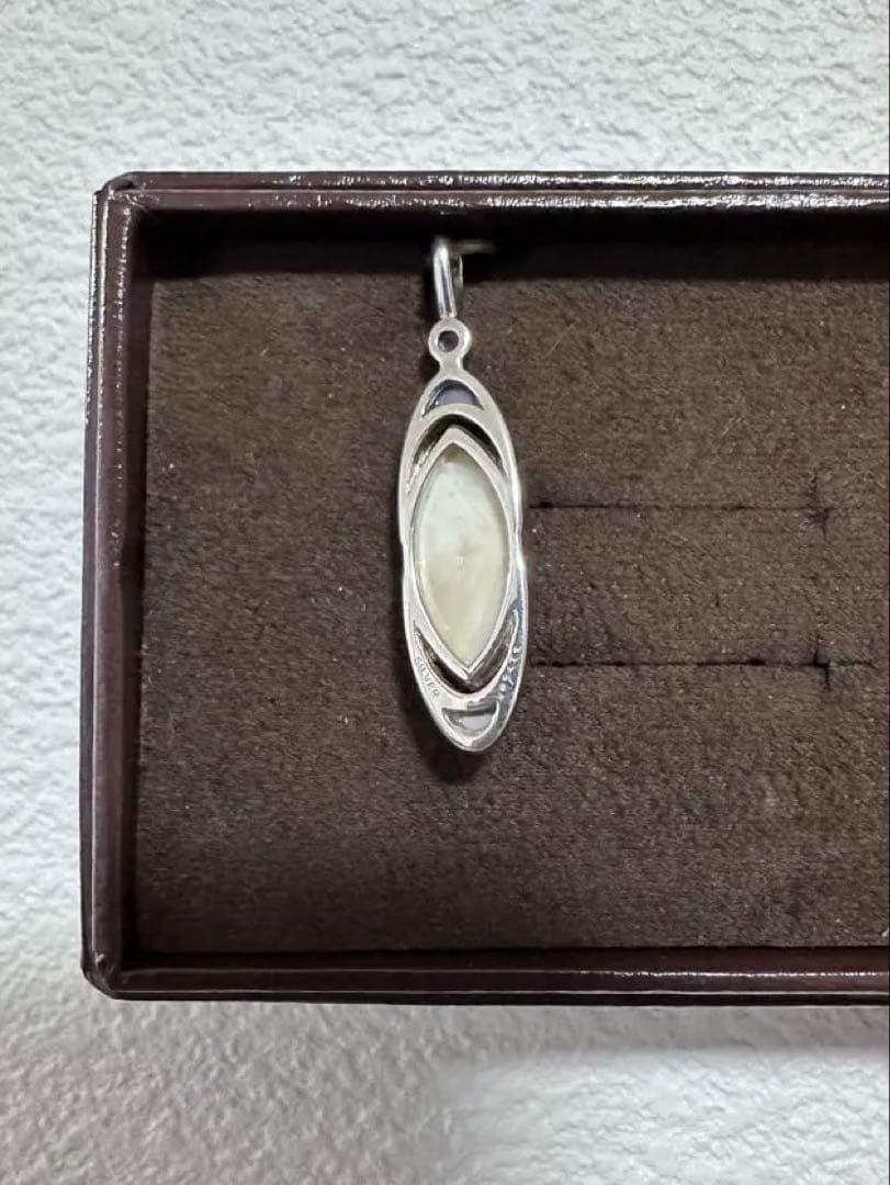 agete アガット　シルバーシェルチャーム　夜光貝　黒蝶貝　販売証明書＆箱付き