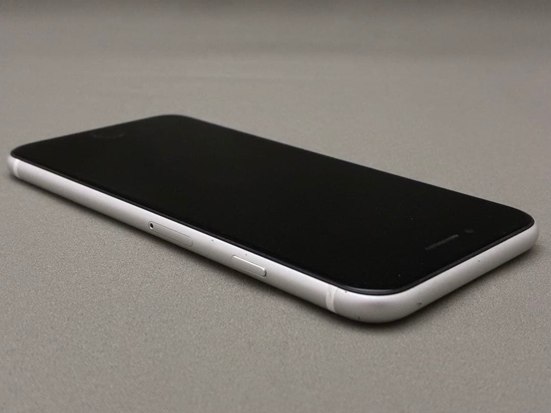 iPhone SE 64GB 白 第2世代 非純正バッテリー交換済 動作良好