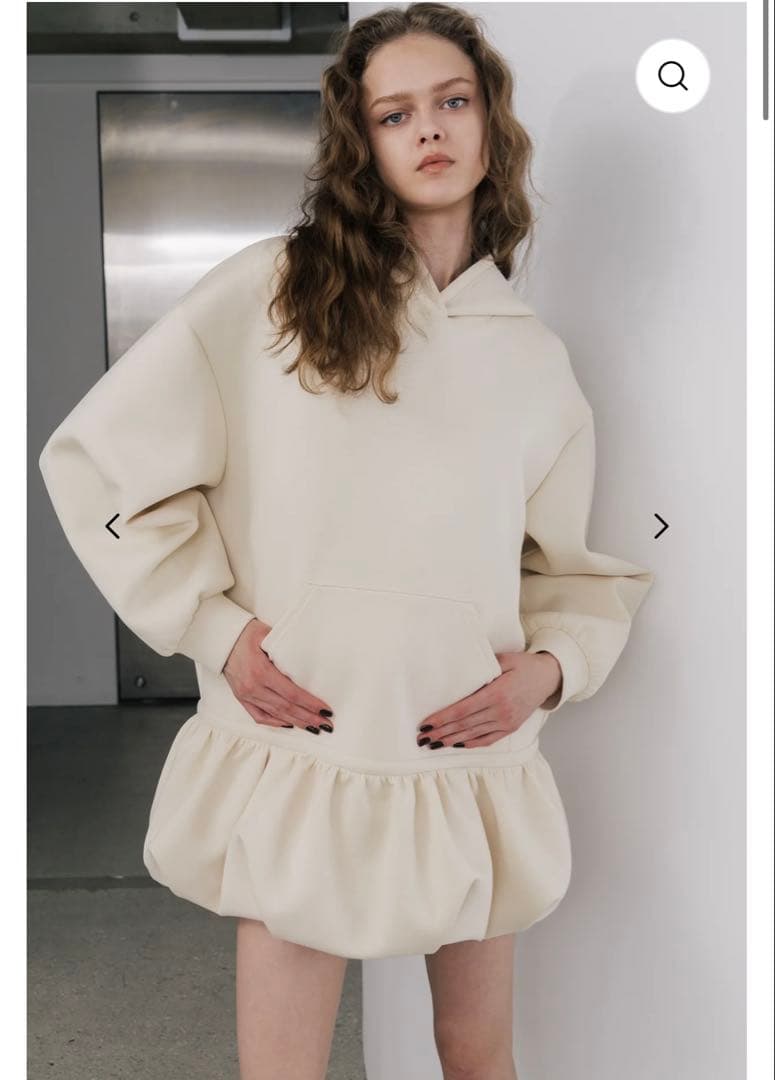 THE TOE アイボリー フード付きスウェットワンピース