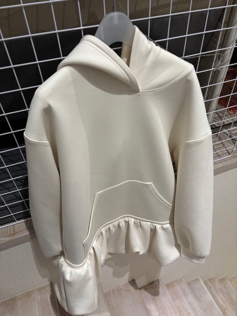 THE TOE アイボリー フード付きスウェットワンピース