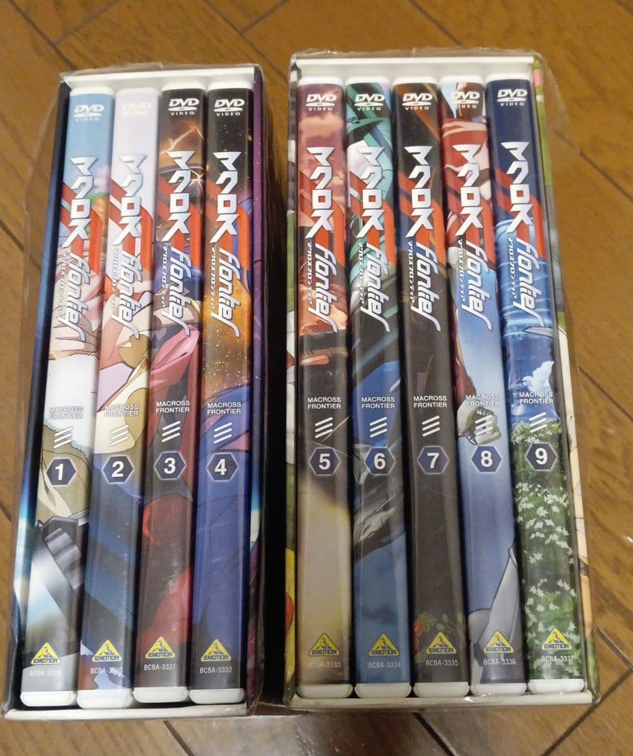 マクロスF DVD ボックスセット 全9巻 + 劇場版BluRayセット