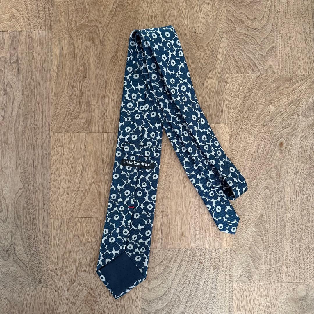 marimekko 花柄 シルク ネクタイ　ネイビー×シルバー