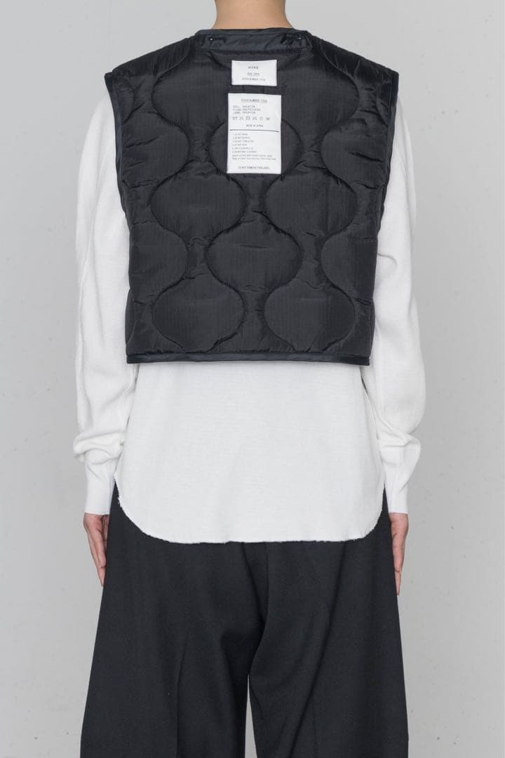 ジャケット・アウター HYKE QUILTED CROPPED VEST BLACK