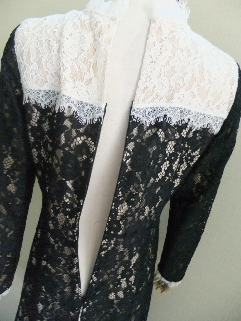 新品タグ付き ジルスチュアート 総レースロングワンピース チョーカー付き2（M）