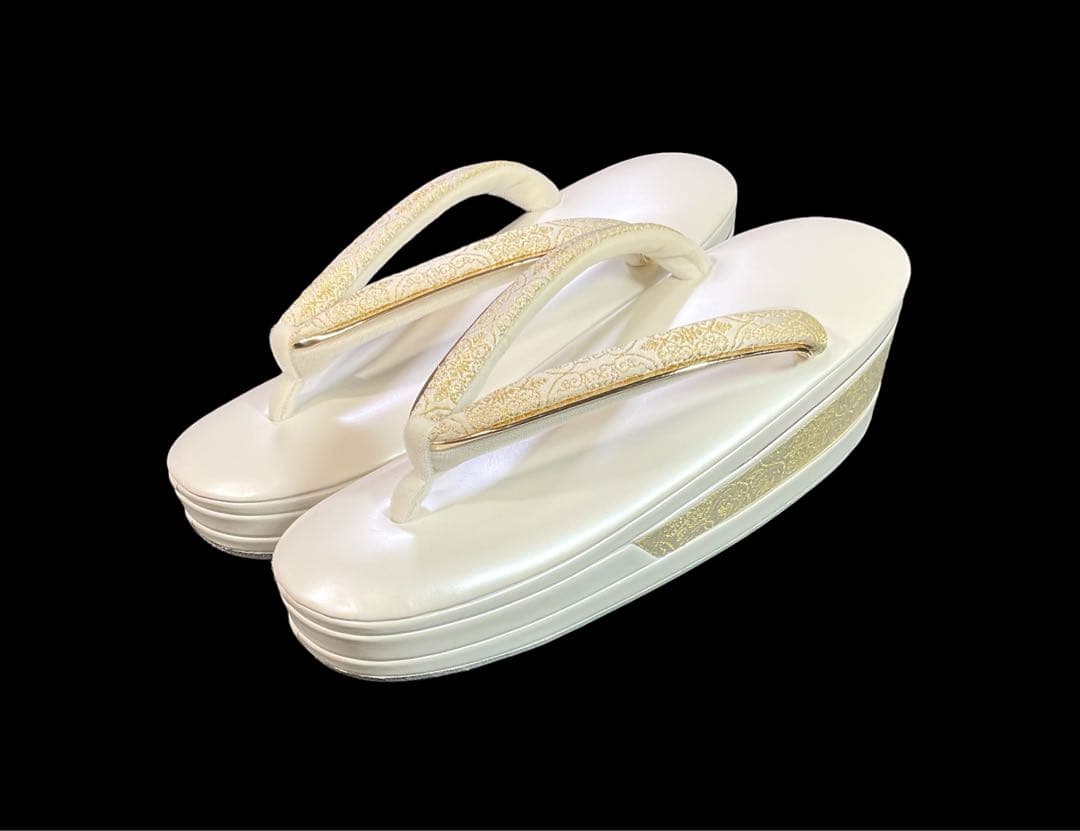 京都発　錦匠　龍村　本革張製草履　切込芯　葡萄唐草文錦　Ｍ寸⭐️【日本製/新品】⭐️