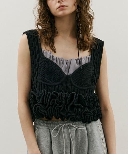 J1UbyLABELLEETUDE ニッティングパターンボリュームフリルニット