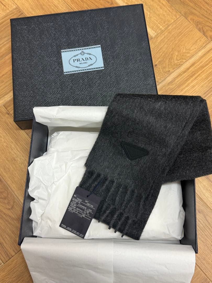 【新品未使用品】PRADA ストール　マフラー　カシミヤ100% グレー　プラダ