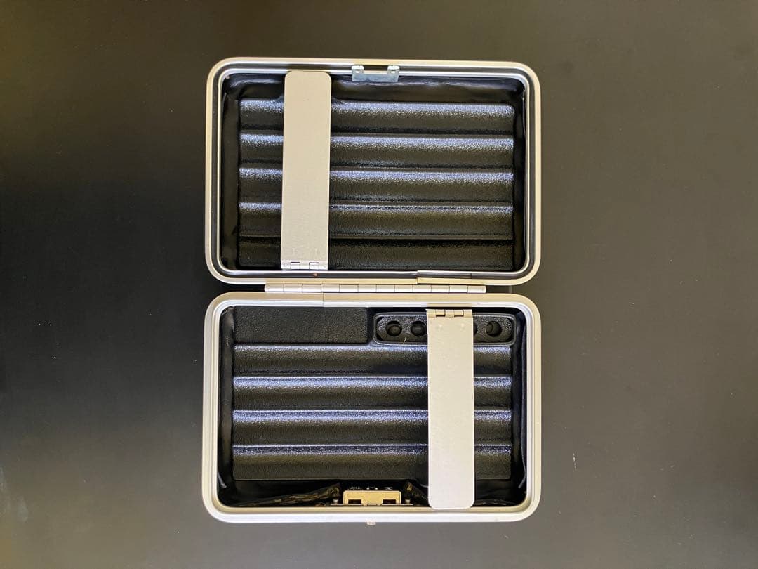 ZERO HALLIBURTON アルミ　シガーケース