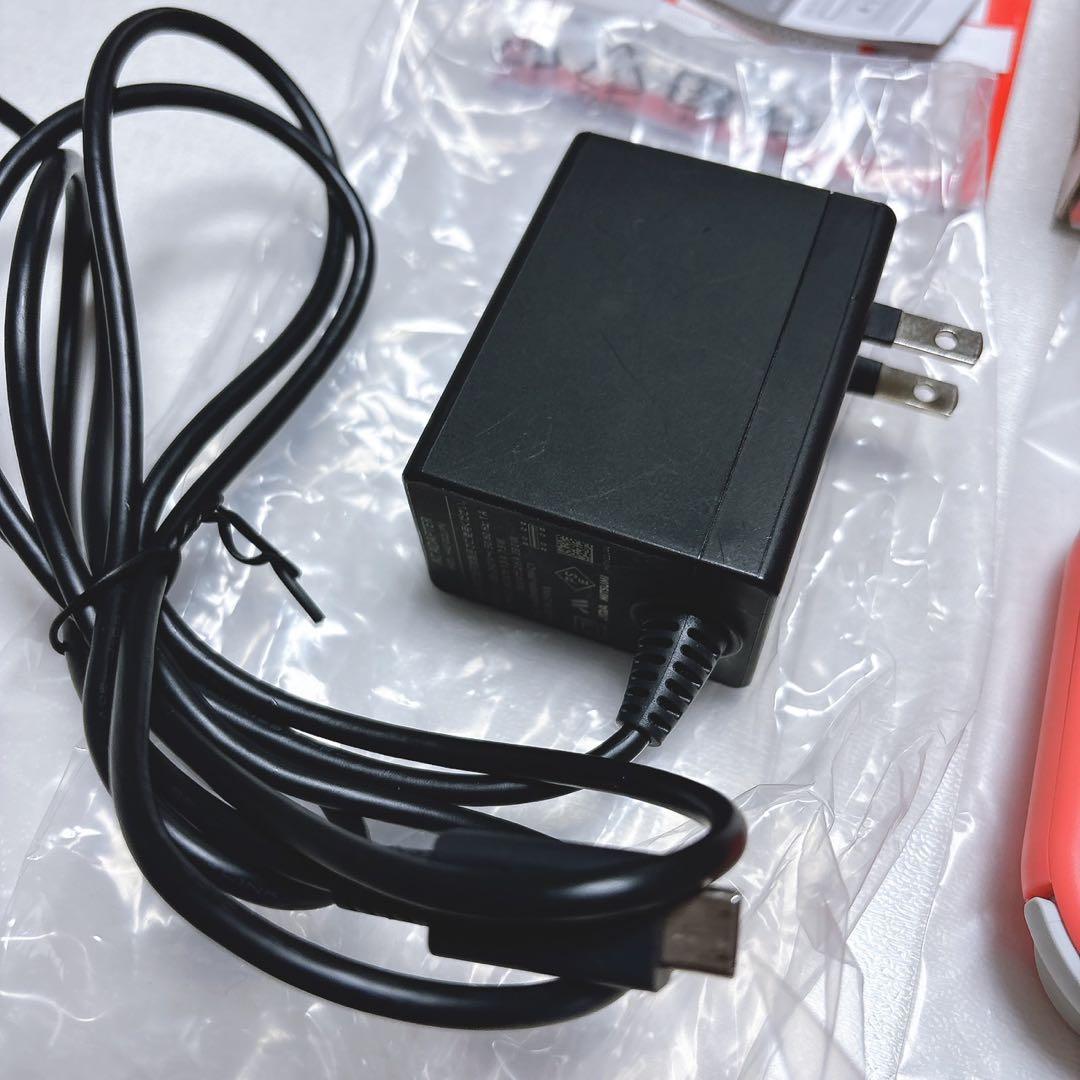 極美品 Nintendo Switch Lite コーラルピンク 本体