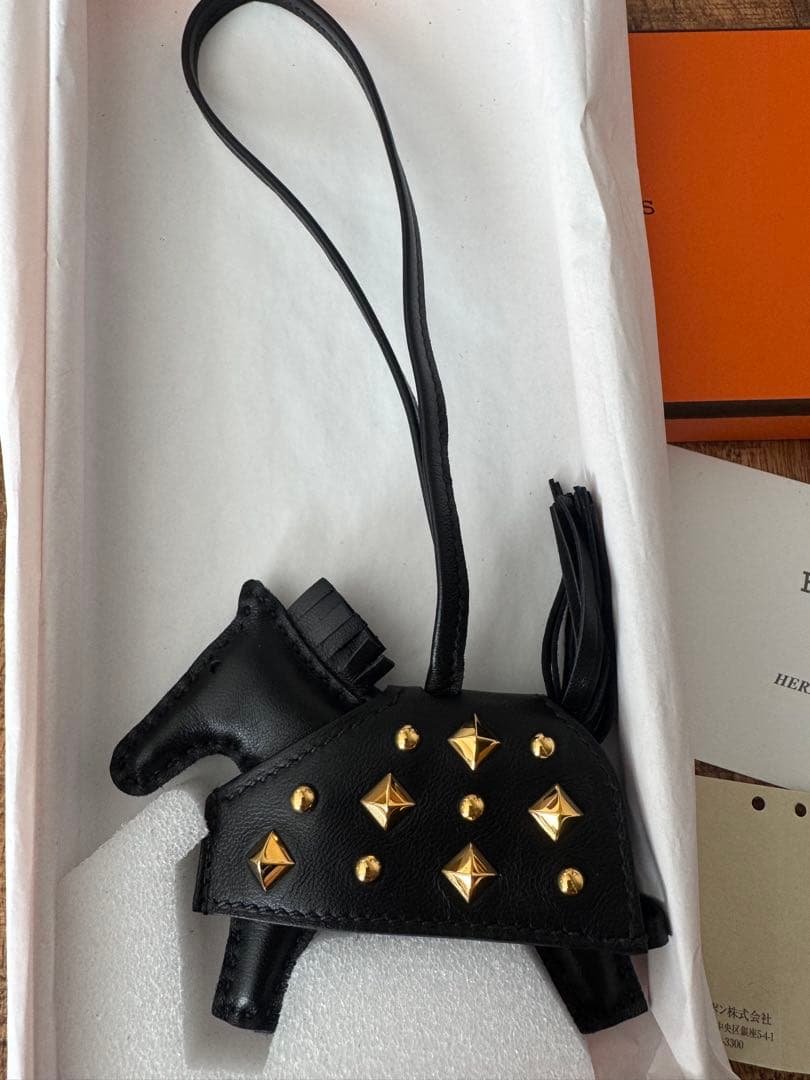 【新品】エルメス ロベオ・ロックPM ゴールドスタッズ チャーム 黒