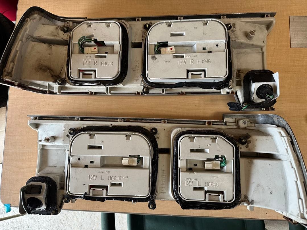 Y31グロリアハードトップ　昭和63年　前期型テールランプ 左右　中古