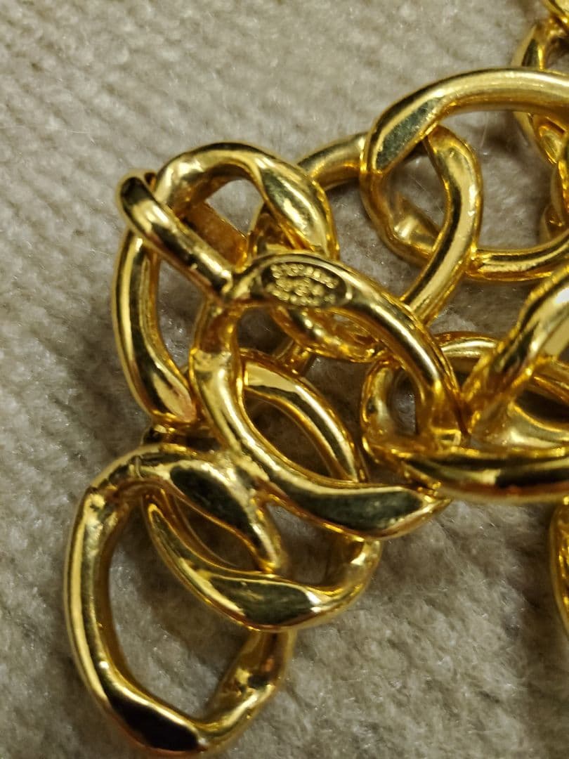 ★l★CHANEL ゴールドチェーンベルト ロゴチャーム付き