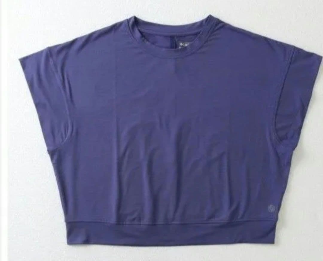 新品　lija トップス(テニス　アドミラル　ルルレモン　リージャ)