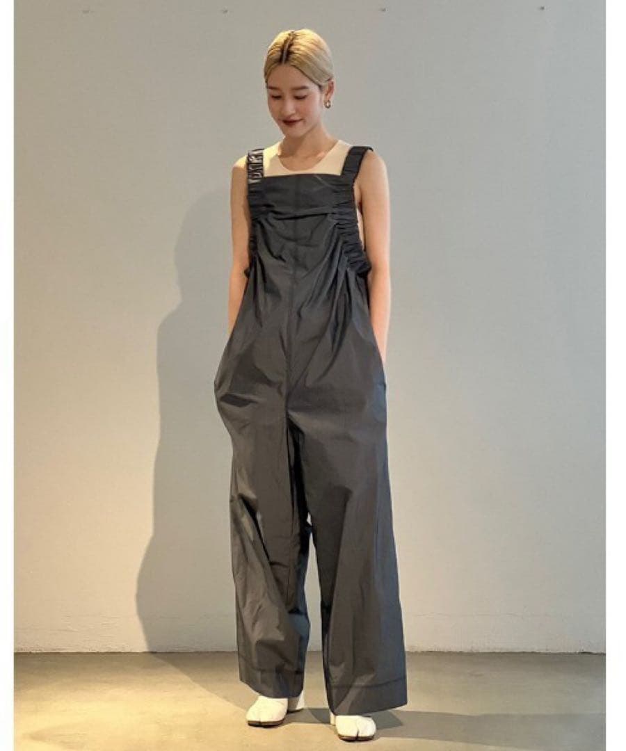 新品　トゥデイフル　 サイドギャザーコンビネゾン　サロペット　スザンヌ着用