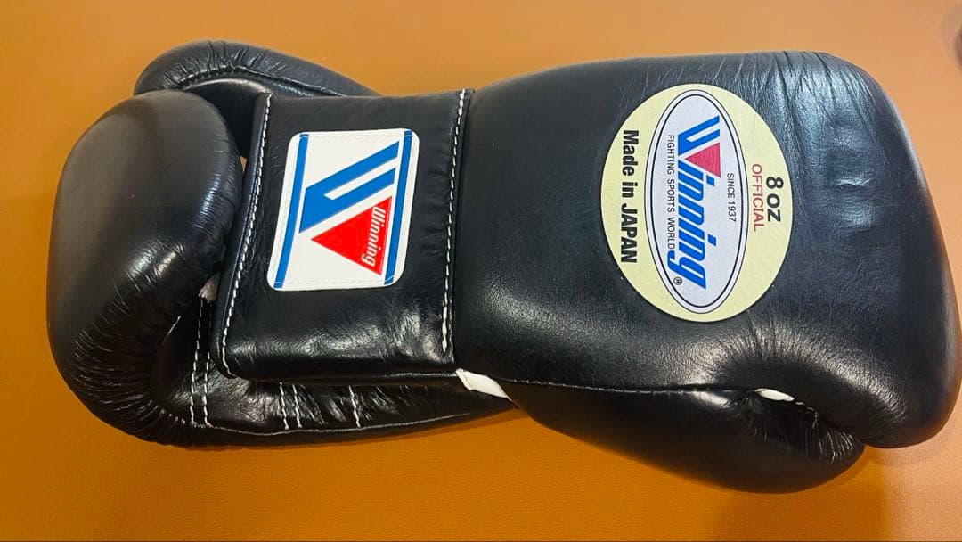 女子高生 Winning ウイニング8オンス 黒 試合用 ボクシング グローブ