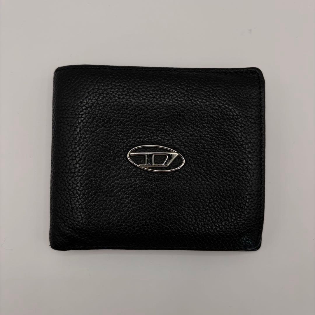 DIESEL 二つ折り財布　レザー　ブラック　X08844 Dロゴ　財布　革　黒