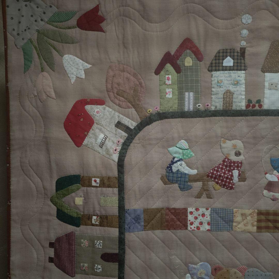 ハンドメイド　パッチワークタペストリー