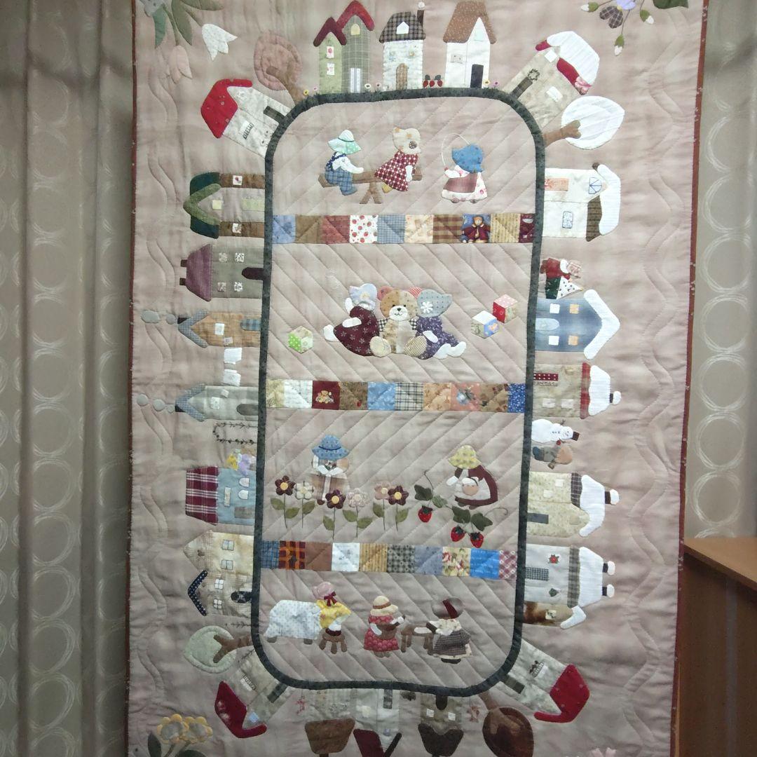 ハンドメイド　パッチワークタペストリー